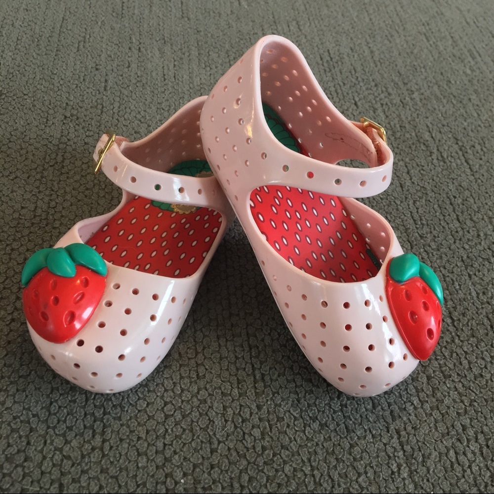 Mini Melissa size 6